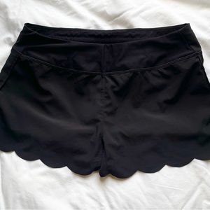 Black Scallop-Edge Athletic Shorts